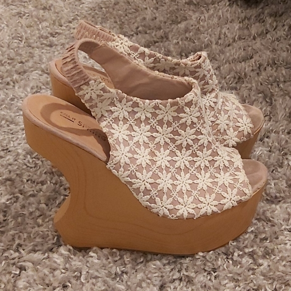 Shose - Picture 2 of 2